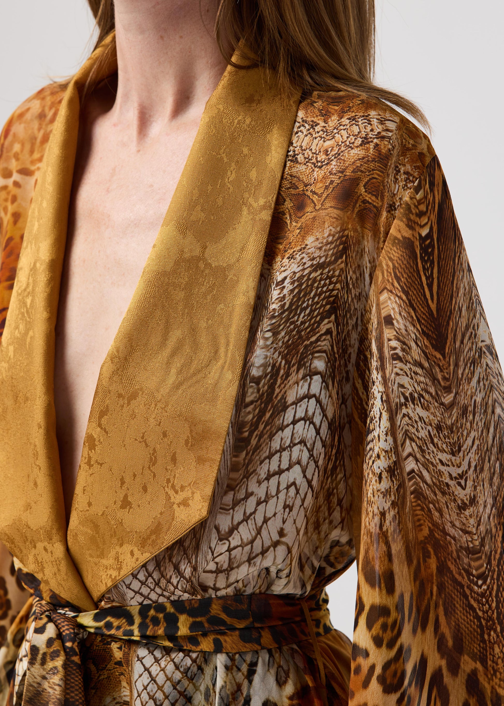 sienna-in-gilded-gold-close