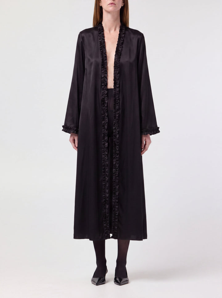 margot-in-onyx-front