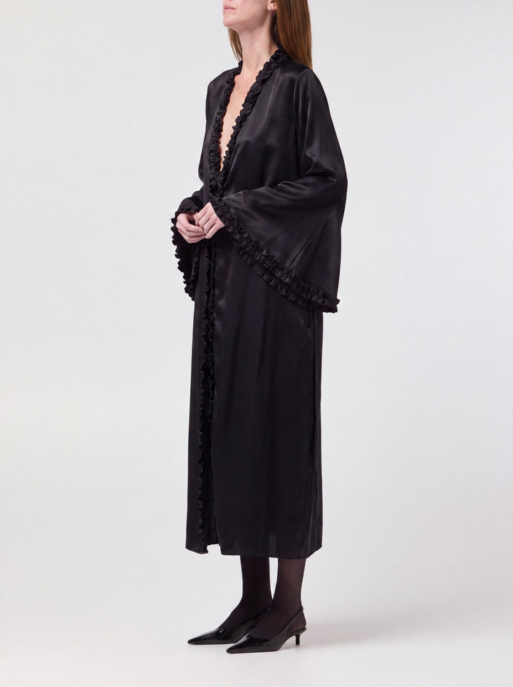 margot-in-onyx-side