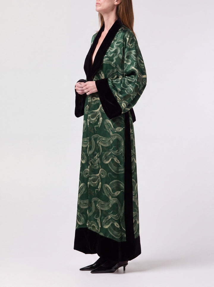 sienna-in-serpentine-side